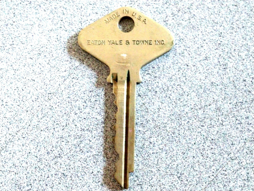 LOCKSPORT VINTAGE EATON, YALE & TOWNE MAID KEY RARE