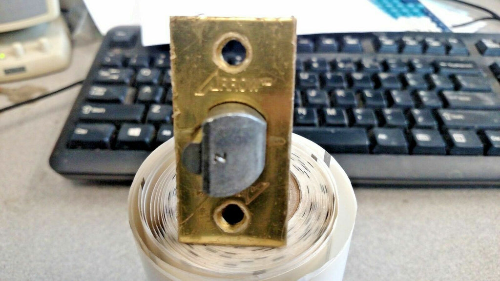 ARROW LOCK 2 3/4"  DEAD LATCH US3 (LOOK CAREFULLY)