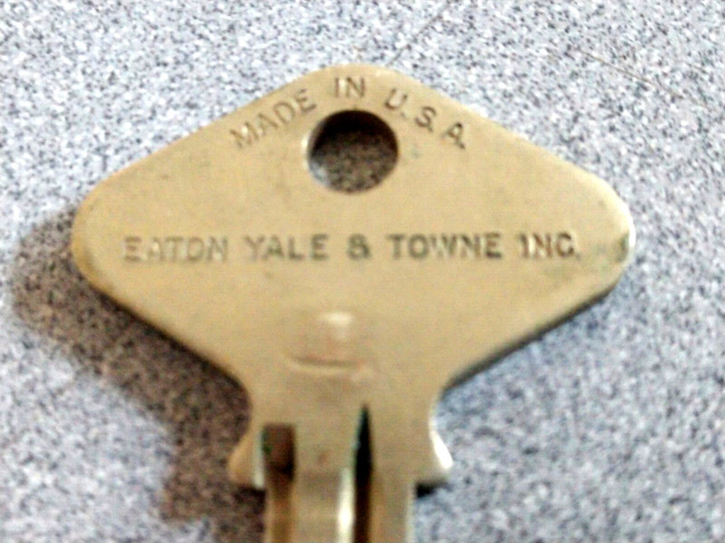 LOCKSPORT VINTAGE EATON, YALE & TOWNE MAID KEY RARE