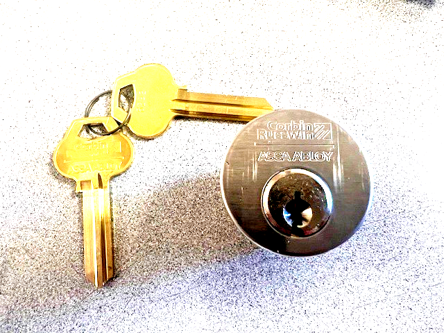CORBIN RUSSWIN 1000-114-626 62B2 KEYWAY O-BITTED WITH 2 KEY BLANKS