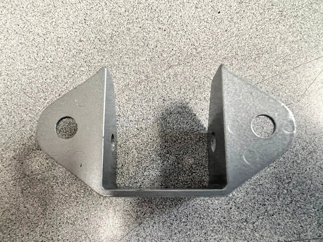 GENERAL PARTITIONS 4340 .PA HEADRAIL BRACKET FOR COMMERCIAL BATH STALLS