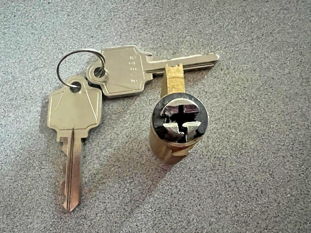 KEY IN KNOB / LEVER LOCK CYLI  "ARROW"  KEYWAY W 2/ KEYS LOCKSMITH  KR 5PIN US4