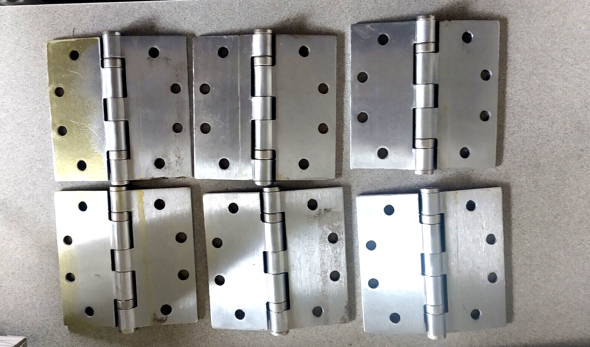 7  USED BALL BEARING 4 1/2  X 4 1/2   US26D LESS FASTENERS (1 NOT SHOWING)
