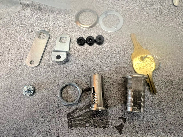 COMPX C8053-MKKD-14A MASTER K DIFF  W/ 2 CAMS & 2 KEYS (MASTER SOLD SEPERATE)