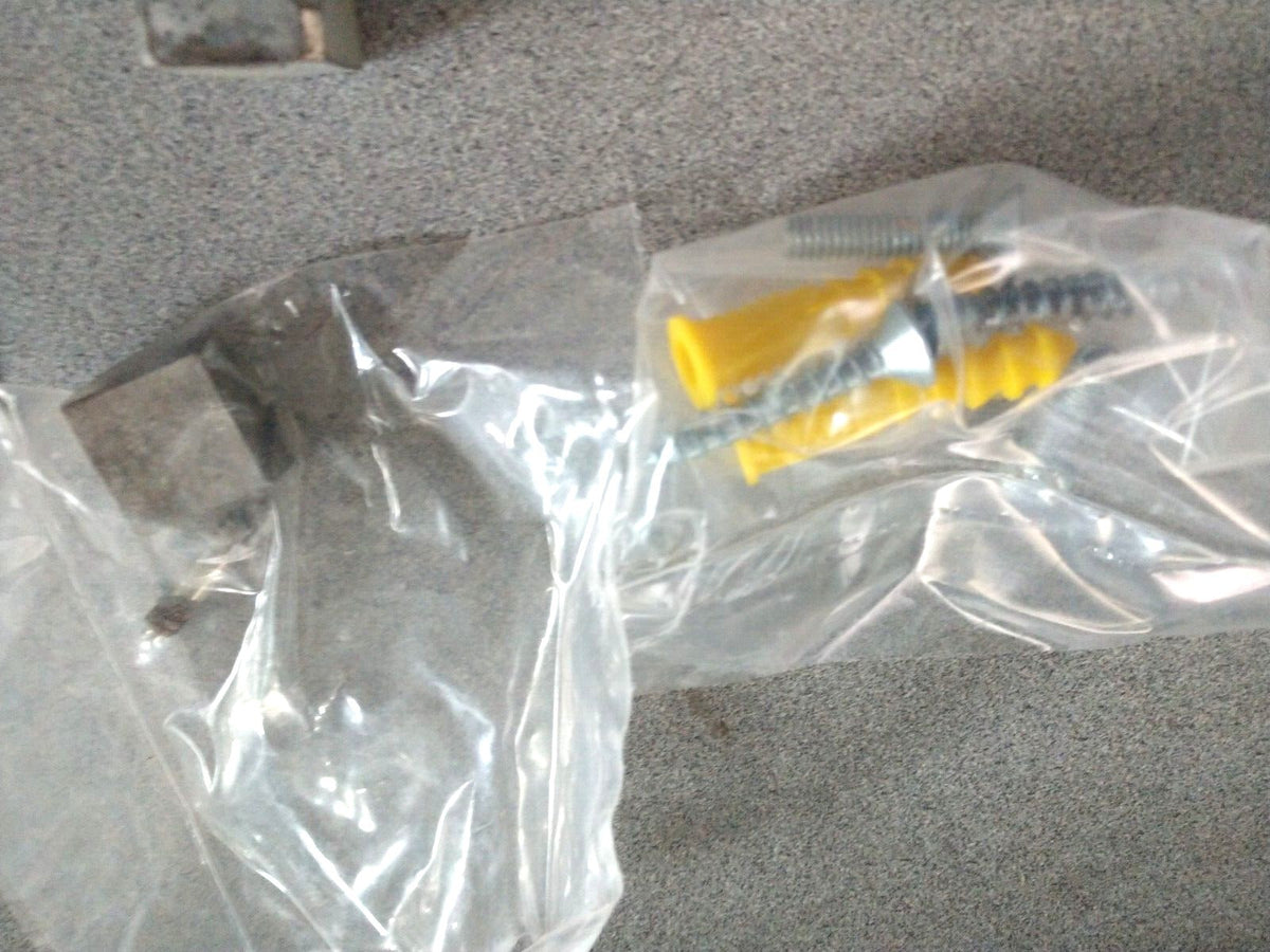 GJ 1631 - US2G SURFACE SLIDE BOLT WITH FLOOR STRIKE UL HEAVY DUTY MARK USED