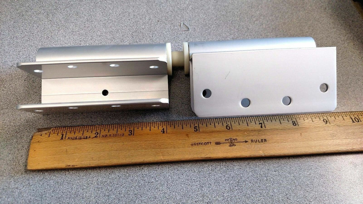 1 PAIR HADRIAN COMMERCIAL BATHROOM TOILET PARTITIONS 620146 RH IN LH OUT HINGE