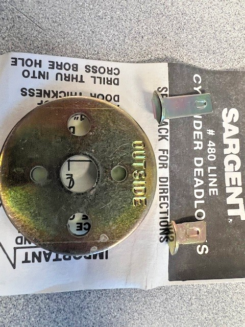 SARGENT 487 DEADBOLT US26D LA KEYWAY (MISSING CONNECTING SCREWS)