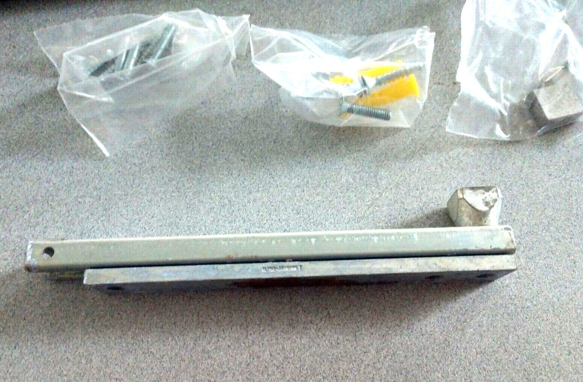 GJ 1631 - US2G SURFACE SLIDE BOLT WITH FLOOR STRIKE UL HEAVY DUTY MARK USED