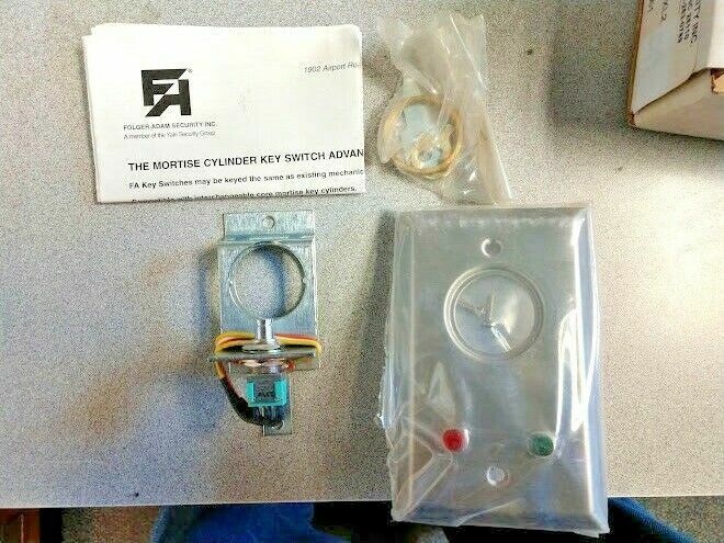 FOLGER ADAM  MADE BY SDC 701-6 X L2 MOMENTARY KEY SWITCH 24VDC US32D