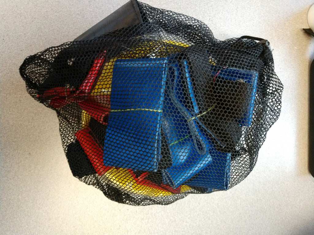 GARAGE FIT FLAG FOOTBALL (10 PLAYERS) WITH YELLOW END ZONE DISCS AND CARRYBAG