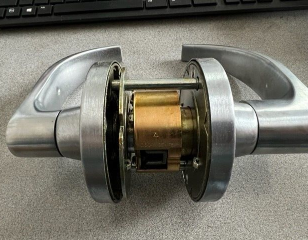 FALCON STOREROOM LOCK T581J7D COR 626 QUA (FOR CORBIN RUSSWIN 7 PIN LFIC CORE)