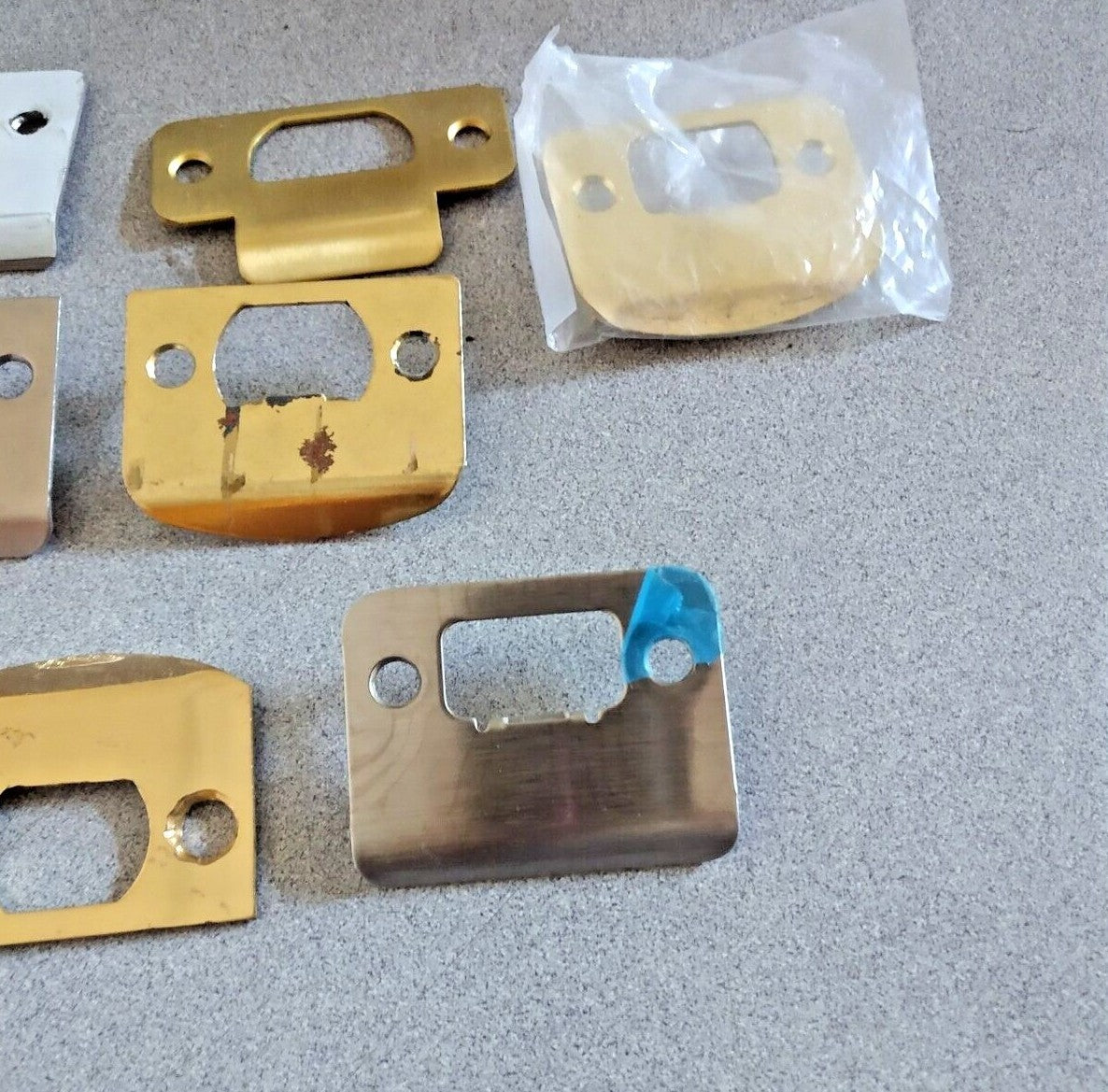 LOCKSMITH WOODWORKER ASSORTMNT 11 FULL LIP, EXTENDED LIP & T STRIKES USED & NEW