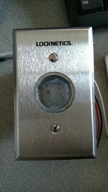 SCHLAGE BY LOCKNETICS 653-05 KEYSWITCH SPDT MOMENTARY SWITCH SINGLE DIRECTN NOS