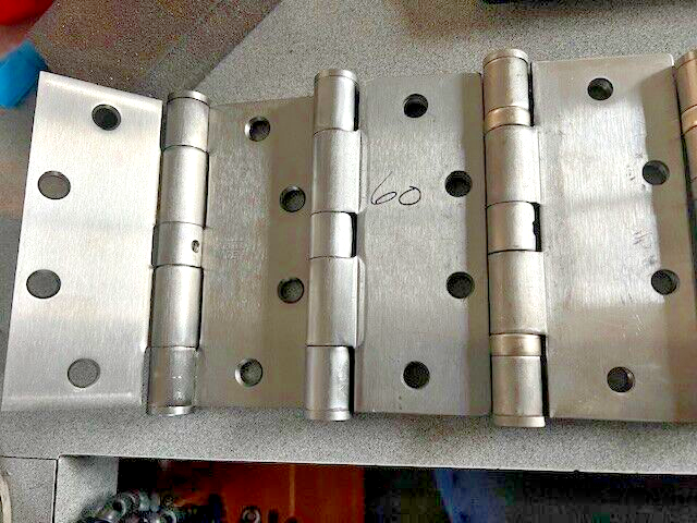 LOT OF 17 COMMERCIAL GRADE HINGES FOR COMMERCIAL DOORS