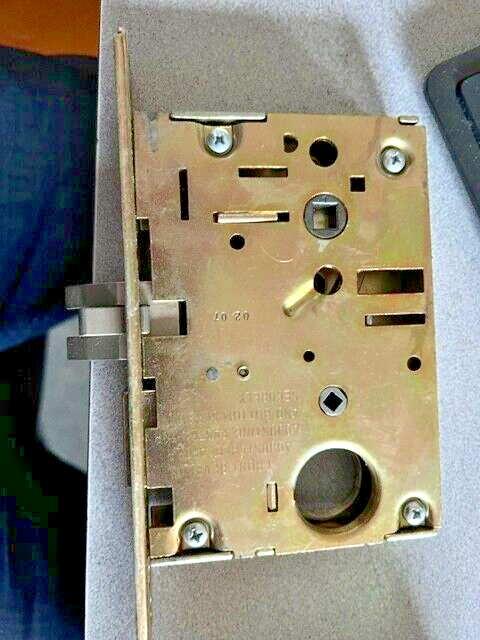 FALCON LOCK USED M541 OFFICE/ENTRY BODY ONLY HANDED RHR