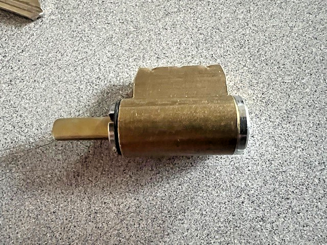 KEY IN KNOB/LEVER REPLACEMENT LOCK CYINDER "C" 6 PIN KEYED RANDOM VER/HOR