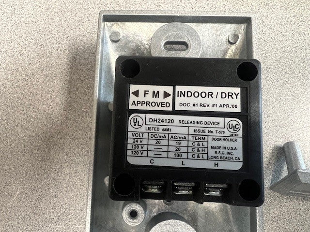 DH24120FPC UL MAGNETIC DOOR HOLDER ( FOR PARTS) MISSING MOUNTING HARDWARE