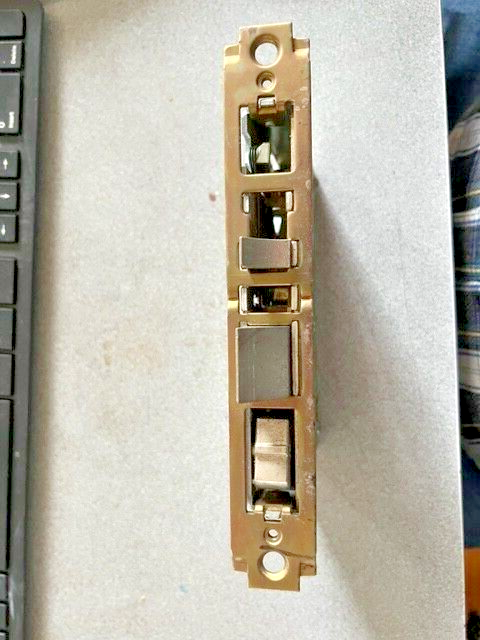 USED YALE 8607FL FOR LEVER TRIM ENTRY BODY ONLY (WILL HAND SEE CHART)