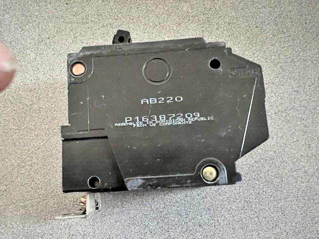 GE AB220 AKA P 16387209 2 POLE 20 AMP BREAKER