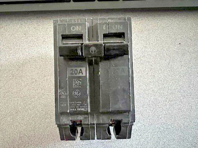GE AB220 AKA P 16387209 2 POLE 20 AMP BREAKER