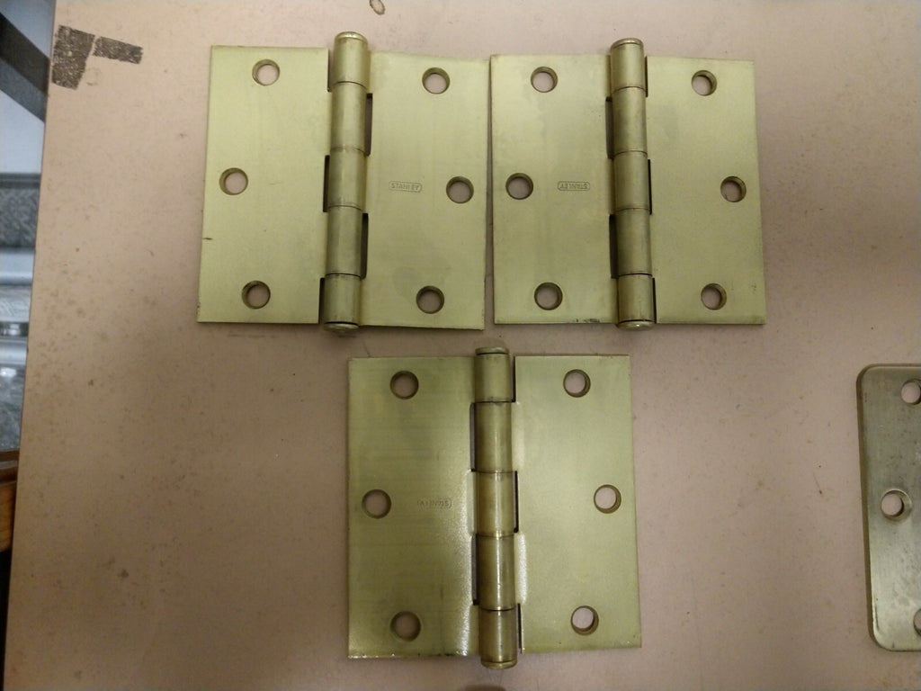 HANDYMAN ASSORTMENT OF 23 RESIDENTIAL & COMMERCIAL DOOR HINGES