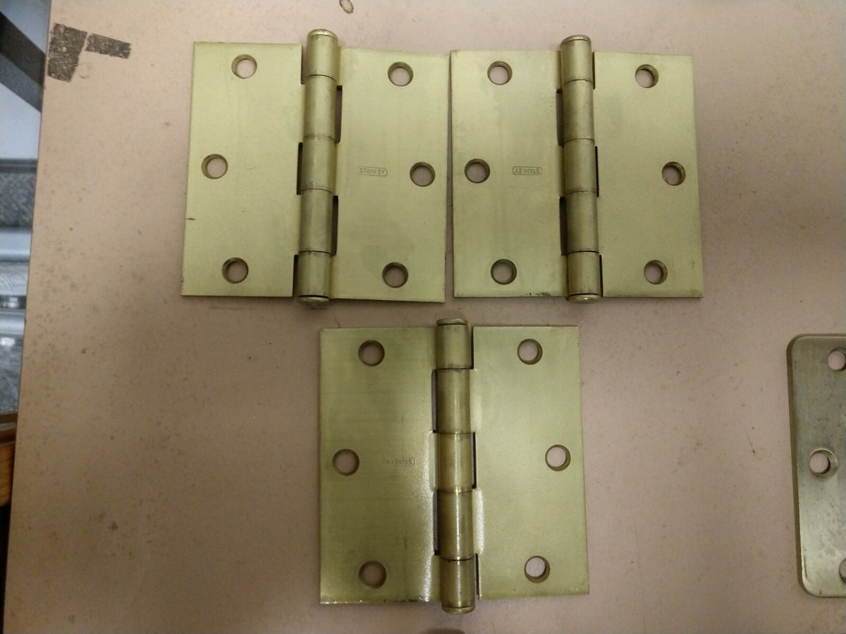 HANDYMAN ASSORTMENT OF 23 RESIDENTIAL & COMMERCIAL DOOR HINGES