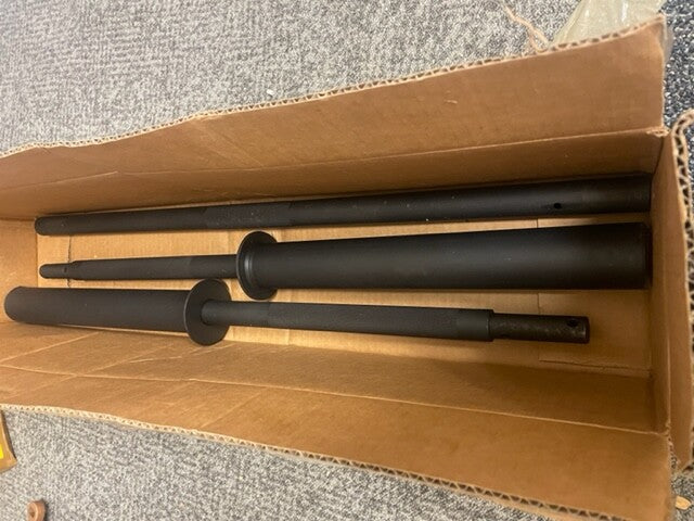 GOLD'S GYM WEIGHT  3 PIECE LIFTING BAR 2" ENDS 7' WIDE W/ SPRING COLLARS 