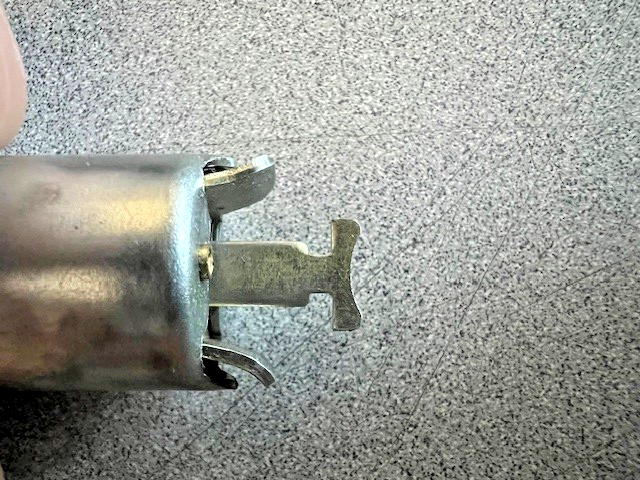 ARROW LOCK UL 2 3/4"BACKSET DEAD LATCH ONLY US32D (LOOK CAREFULLY)