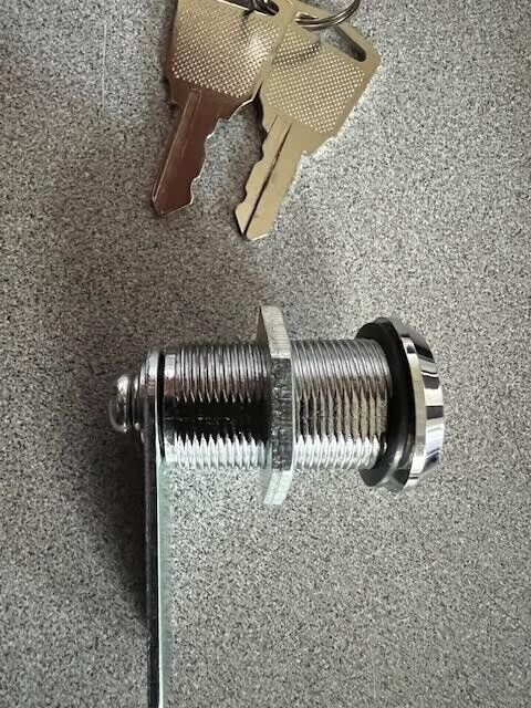 CABINET DOOR LOCK / CAM LOCK STRAIGHT CAM 1 1/2" DEEP US26D
