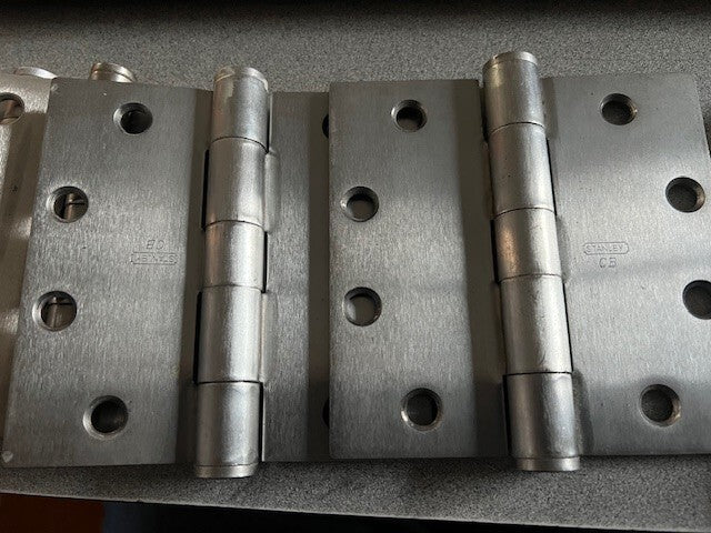 LOT OF 17 COMMERCIAL GRADE HINGES FOR COMMERCIAL DOORS