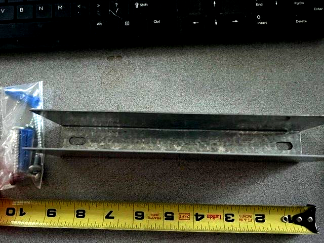 COMMERCIAL BATHROOM INTERNAL REPLACEMENT STEEL U BRACKET FOR 1" PANEL 8 3/4"