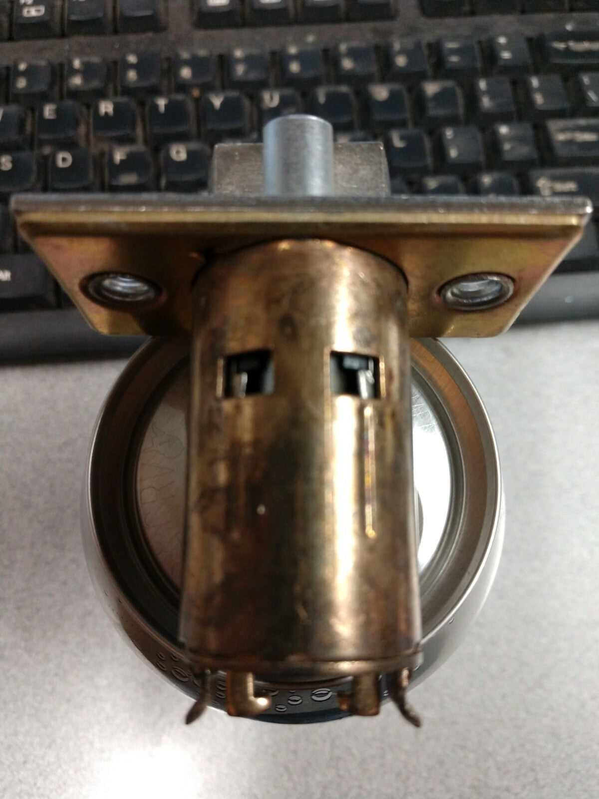 CORBIN EMHART DEAD LATCH 2 3/4" BACKSET (LOOK AT PICTURES CAREFULLY)