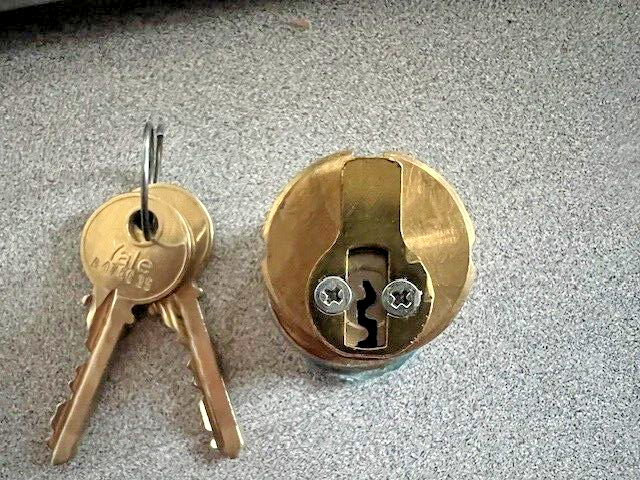 YALE ACCENTRA  1152 1 1/8" MORTISE CYLINDER WITH 1161 CAM US26D GB KW