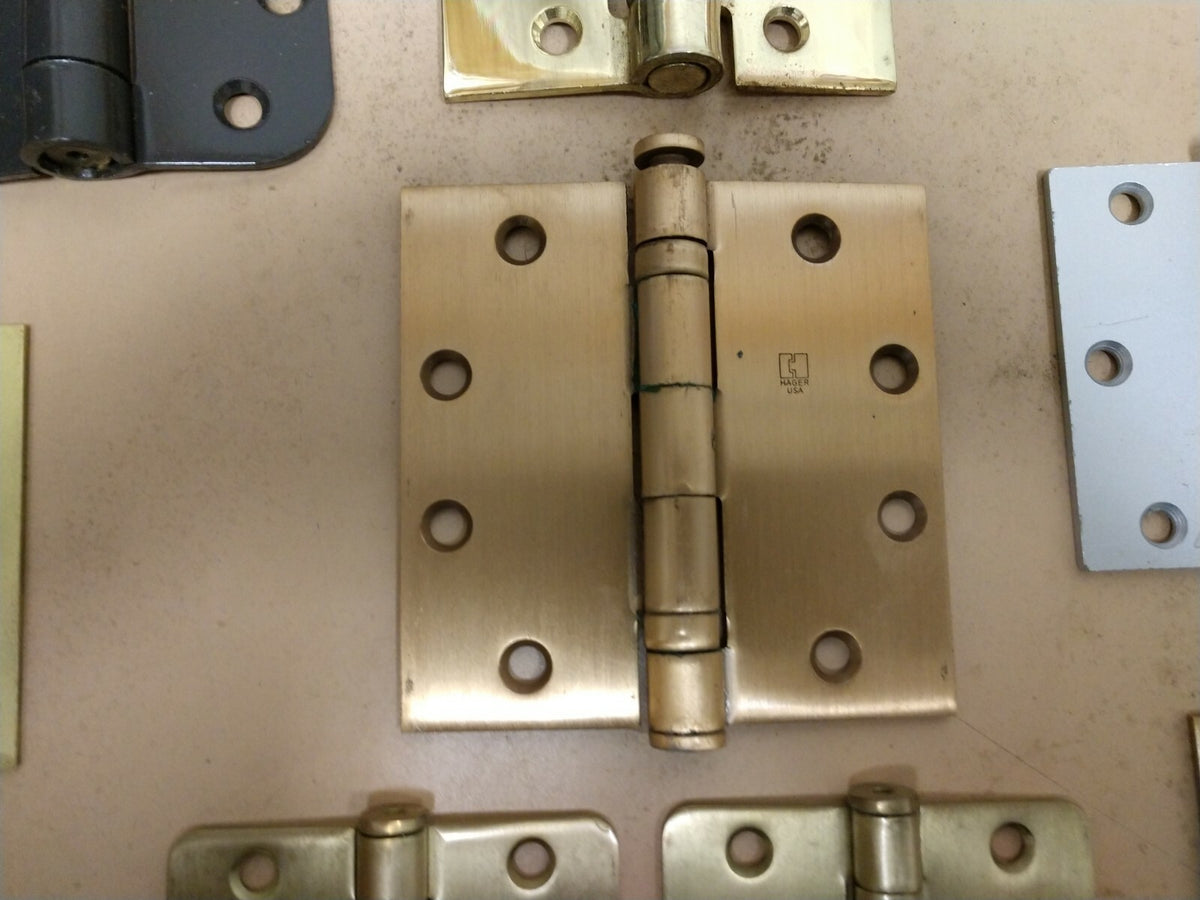 HANDYMAN ASSORTMENT OF 23 RESIDENTIAL & COMMERCIAL DOOR HINGES