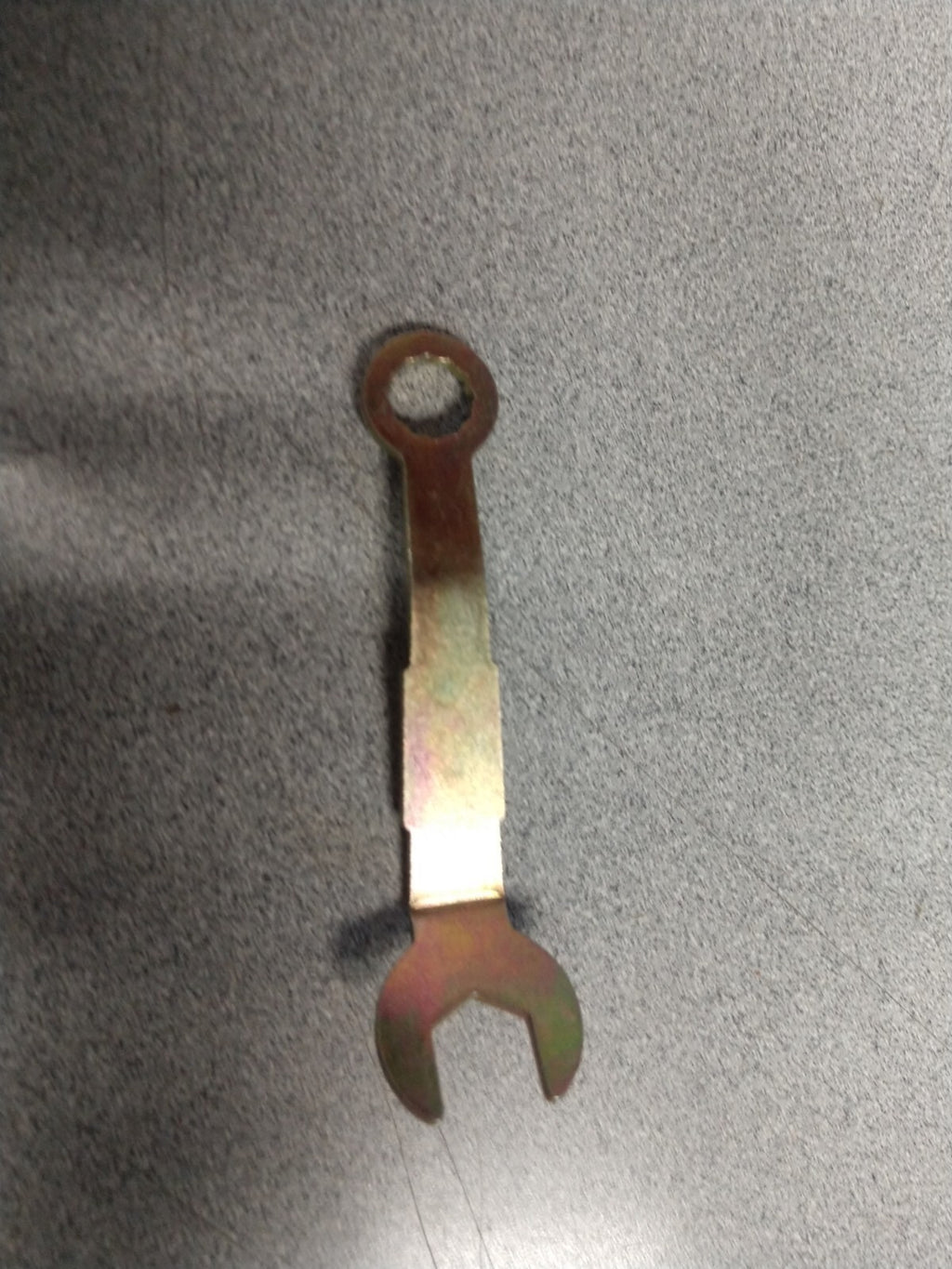 100-3 3 WHEEL ROLLER BUMPER WRENCH TO TIGHTEN 3 WHEEL BUMPER TO BRACKET