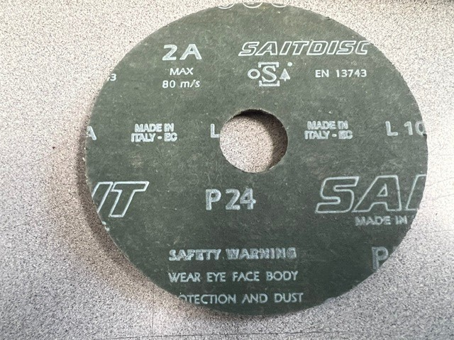 15 EACH United Abrasives 51024 4-1/2x7/8 Aluminum Oxide Fiber Discs 24 Grit