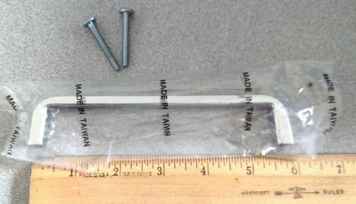 HADRIAN CANADIAN HANICAP DOOR PULL 610107 CHROME