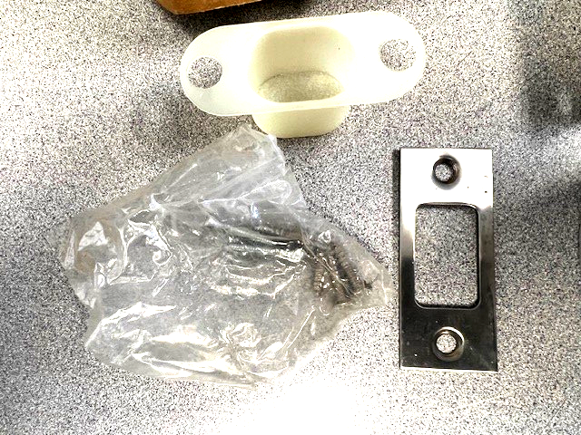 SARGENT 487 DEADBOLT US26D LA KEYWAY (MISSING CONNECTING SCREWS)