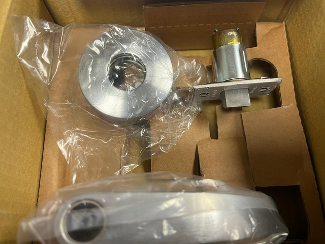 FALCON LOCK W 301 SRQ 626 PRIVACY GRADE 2 SATIN CHROME 2 3/4" BS