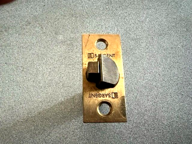 USED SARGENT DEAD LATCH 2 3/4" BS US10 1 X 2 1/4 FACE