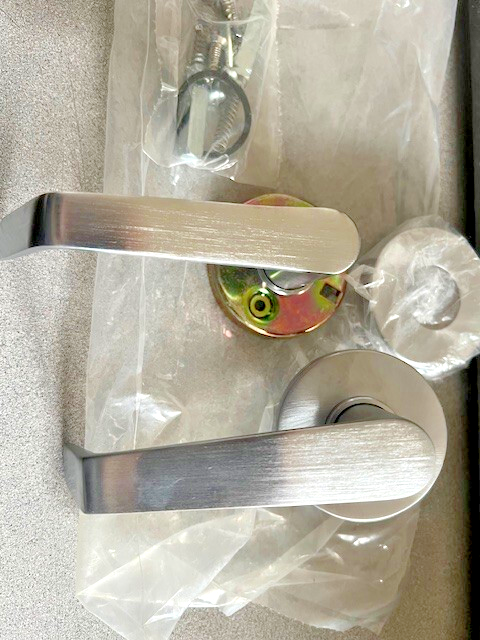 DORMA LRB 626 Lever Trim Set W/  2-9/16 " Diameter Rose Trim US32D