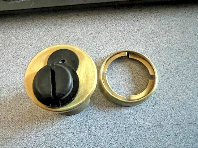 SARGENT HARDWARE # 42 1 1/4" IC HOUSING IN US4 & COLLAR