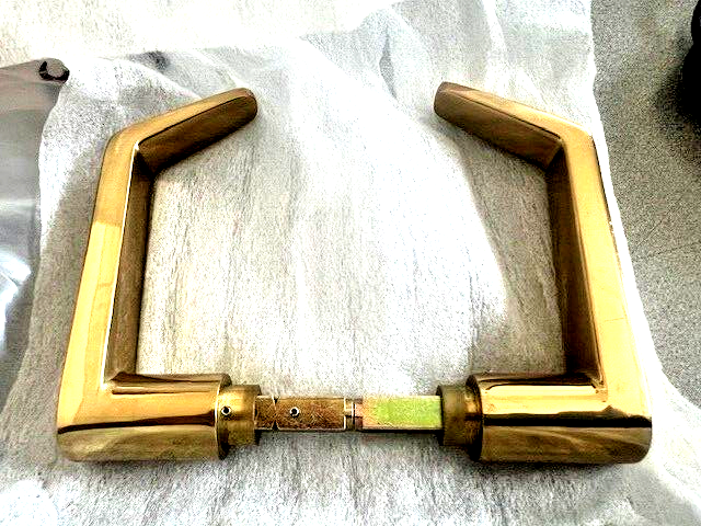 ACCENTRA YALE AU 904 X 905  AUGUSTA HANDLE SET W/ SPLIT SPINDLE US3 POL BRASS