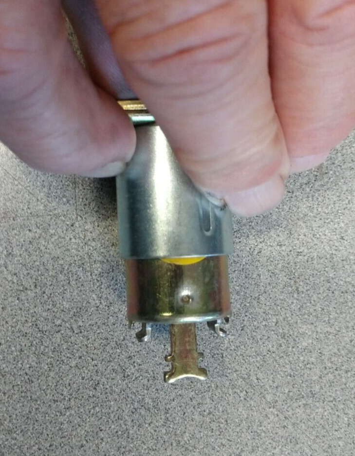 FALCON UL SPRING LATCH 2 3/4" BS 1/4" ROUNDED CORNERS
