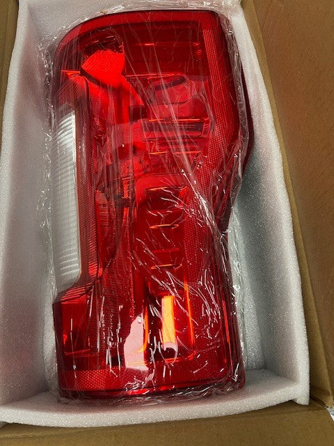 2019 FORD F250 RH PASSENGER REAR LIGHT ASSEMBLY AFTERMARKET
