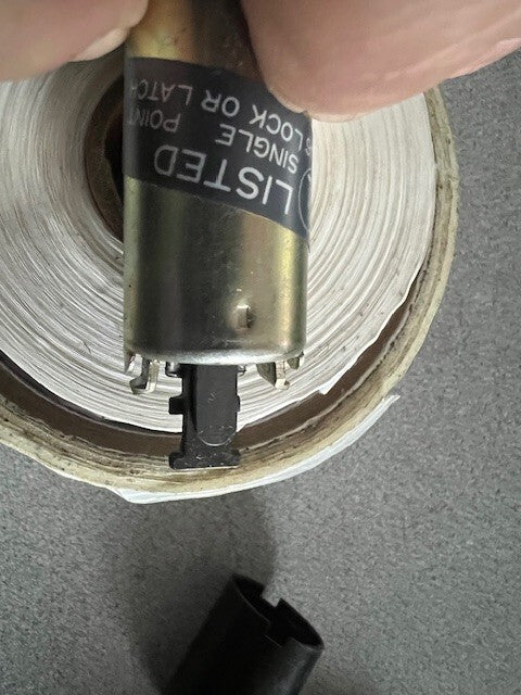 REPLACEMENT UL DEAD LATCH FOR MOST CYL IMPORTS   2 3/4" BS US 10B LOOK CLOSELY