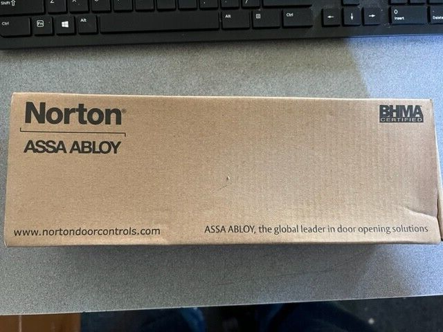 NORTON DOOR CLOSER 1700 ALUM TRI-MOUNT ADJUSTABLE FOR SIZE 3 OR 4  WITH COVER