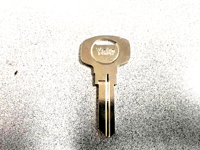 YALE RESIDENTIAL KEYBLANK AR1 5 PIN ARROW KEYWAY WITH YALE LOGO BOX