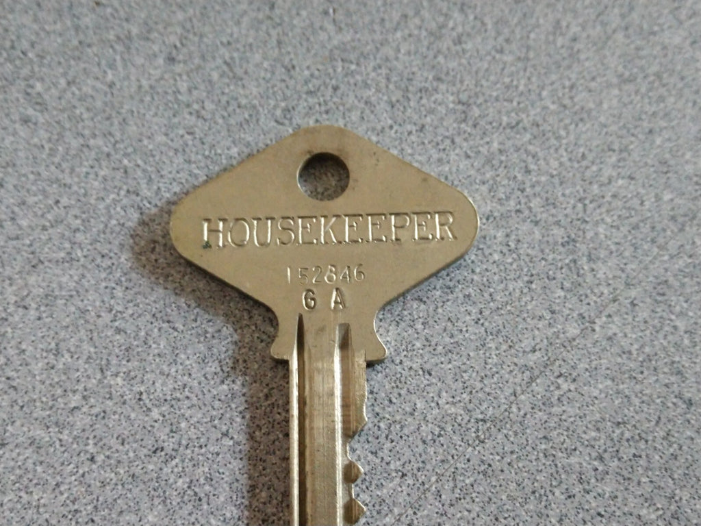 LOCKSPORT VINTAGE EATON, YALE & TOWNE HOUSEKEEPER KEY RARE