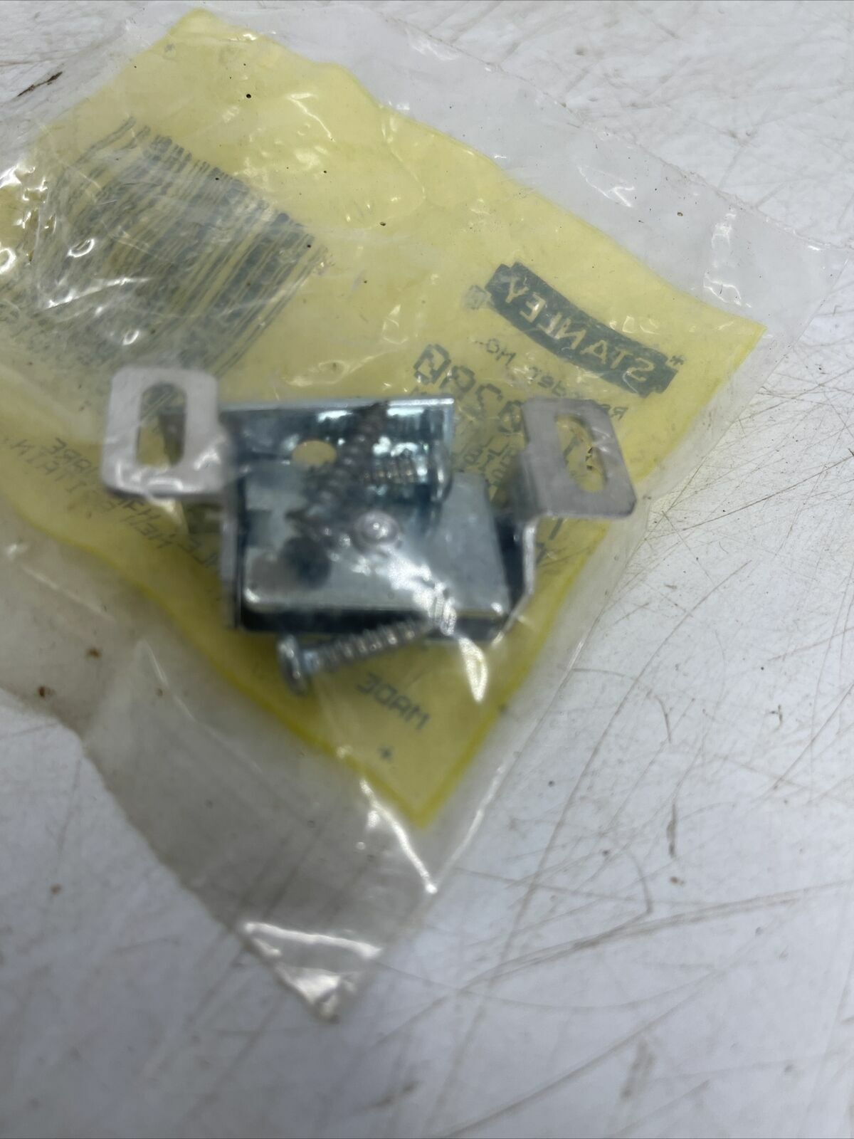 STANLEY MAGNETIC CATCH SP46 AKA 81-0200